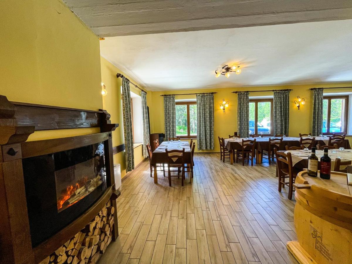 Hotel Al Sasso Di Stria Andraz ภายนอก รูปภาพ