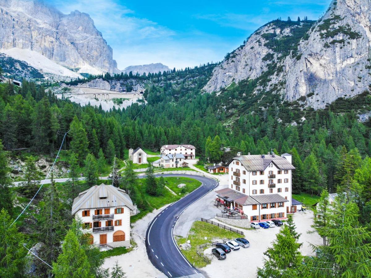 Hotel Al Sasso Di Stria Andraz ภายนอก รูปภาพ