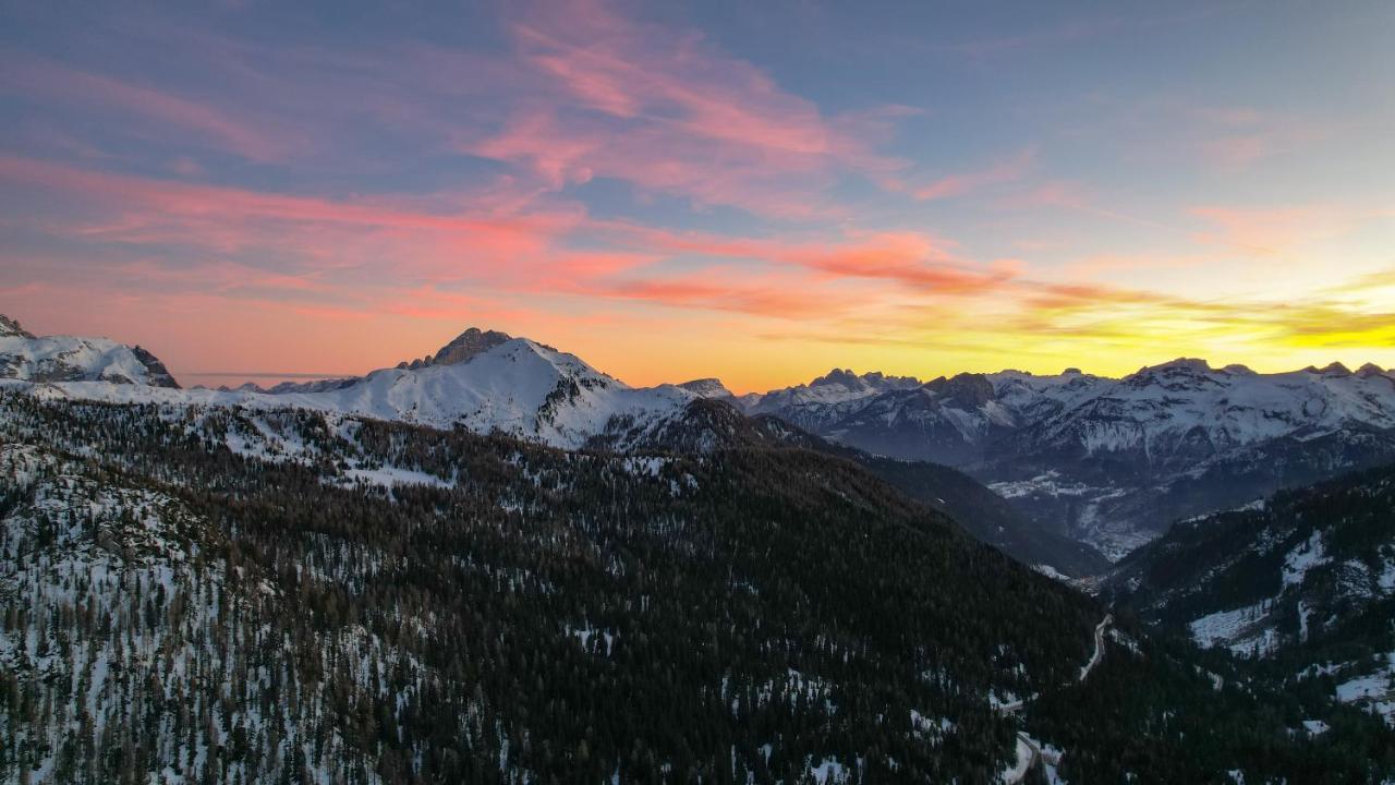 Hotel Al Sasso Di Stria Andraz ภายนอก รูปภาพ