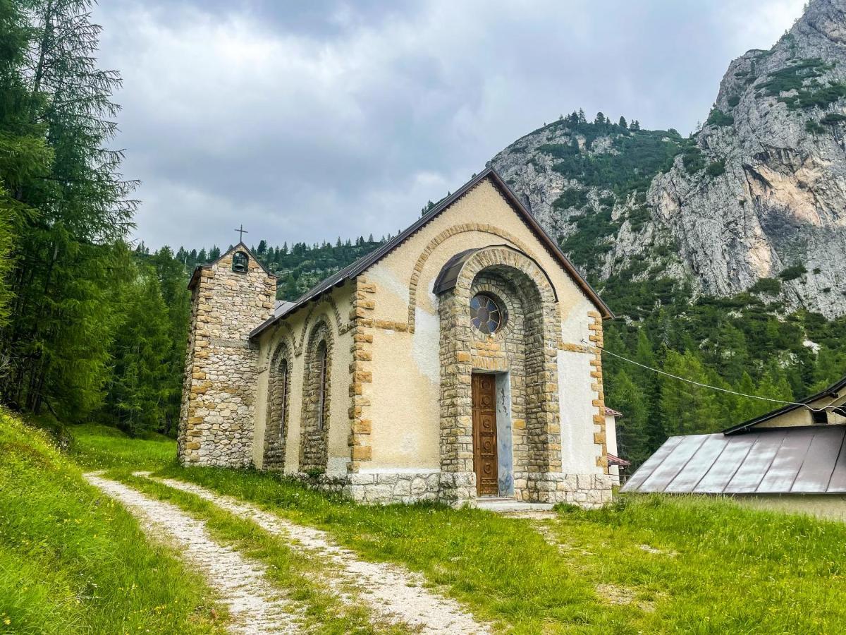 Hotel Al Sasso Di Stria Andraz ภายนอก รูปภาพ