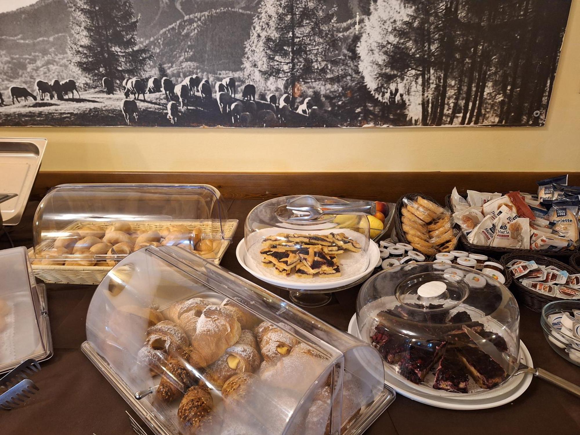 Hotel Al Sasso Di Stria Andraz ภายนอก รูปภาพ