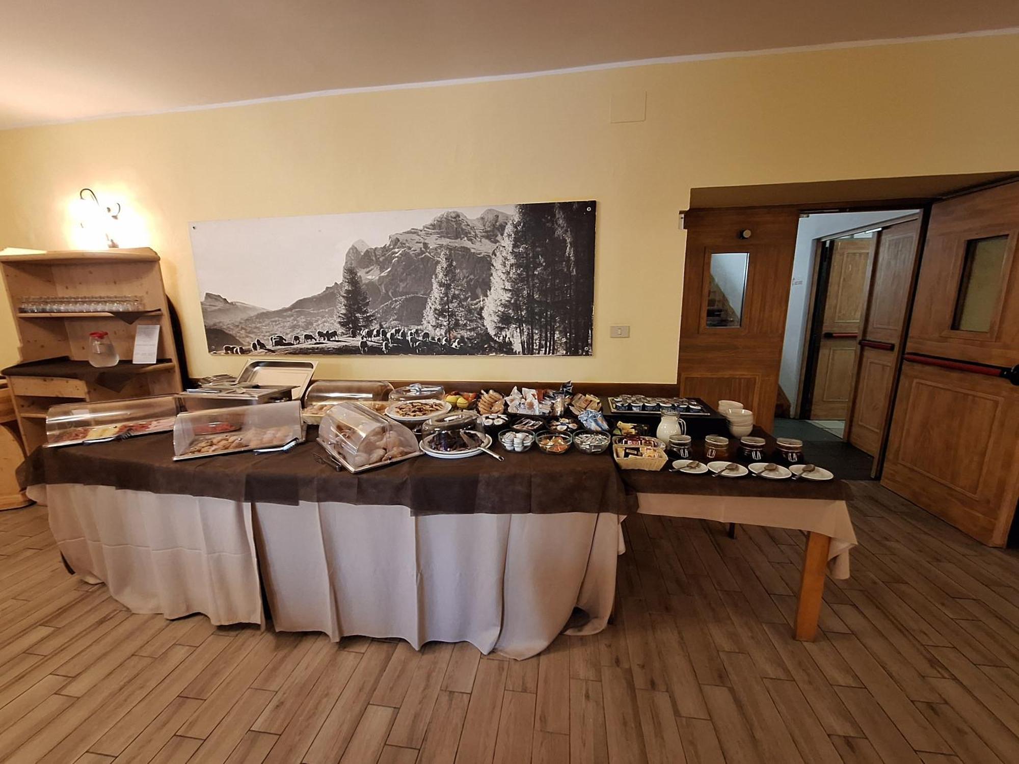 Hotel Al Sasso Di Stria Andraz ภายนอก รูปภาพ