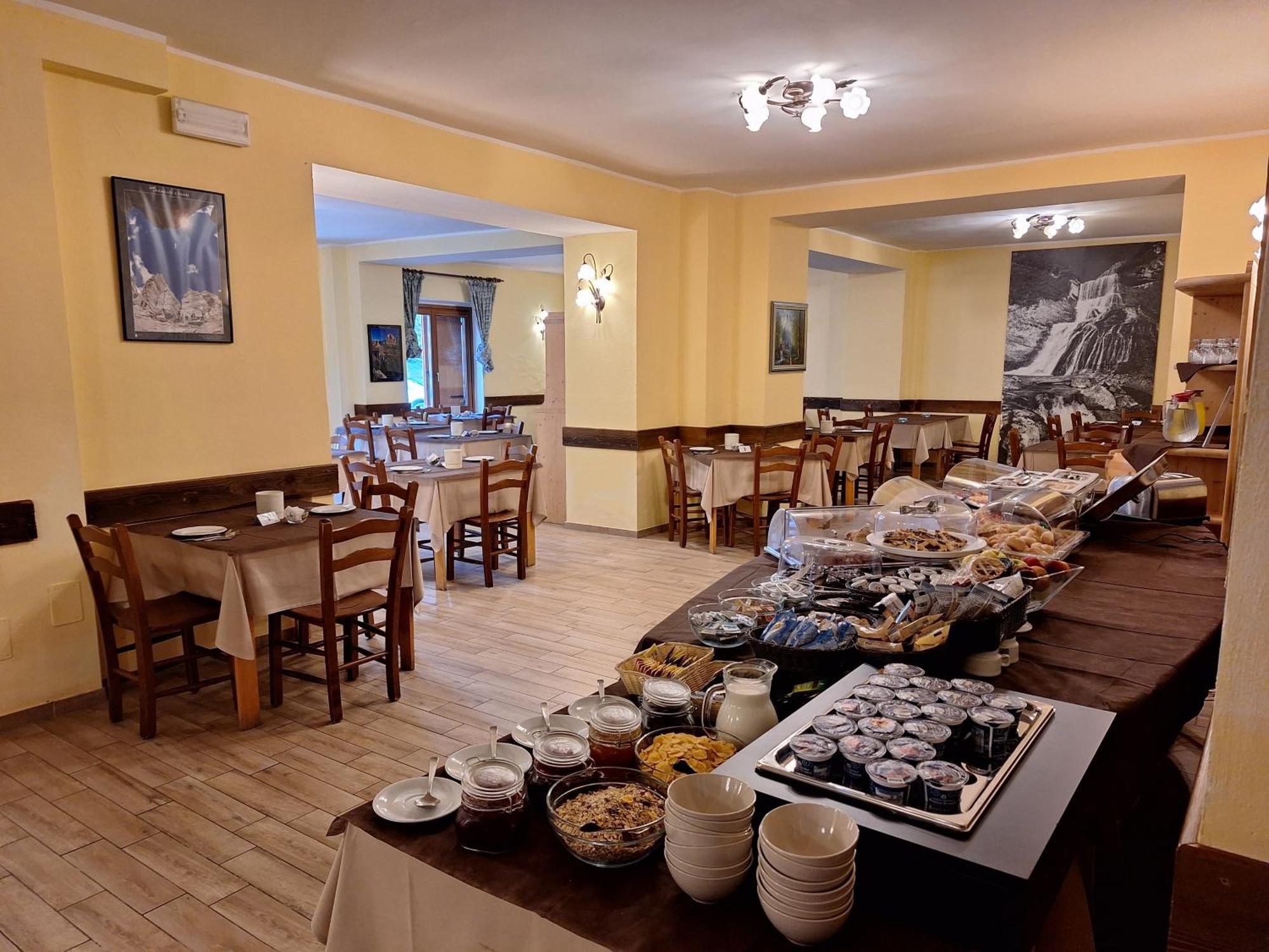 Hotel Al Sasso Di Stria Andraz ภายนอก รูปภาพ